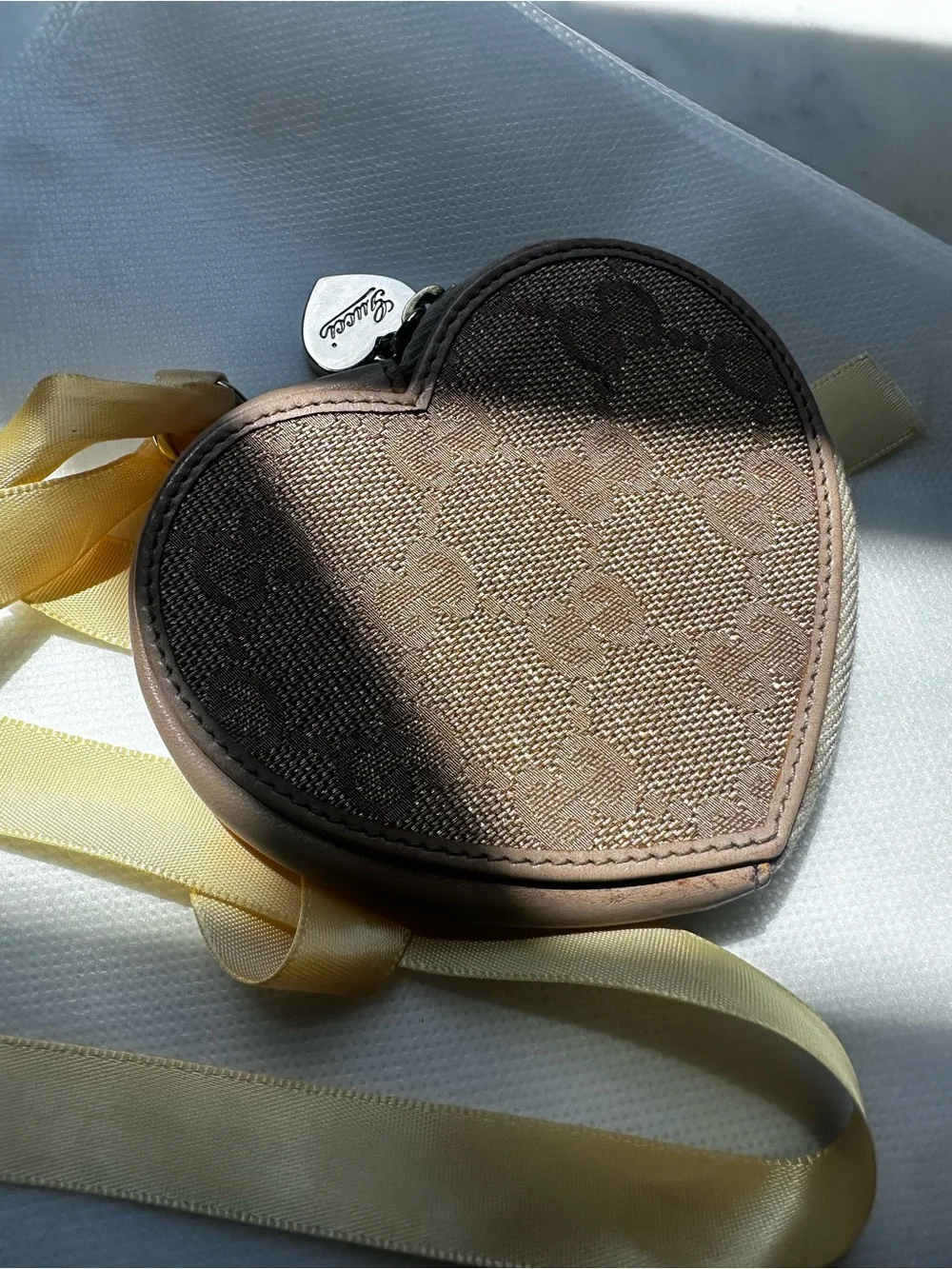 Gucci GG Canvas Heart Coin Purse Pouch Zip Wallet Brown Monogram Vintage